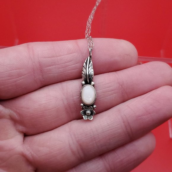 18 Inch 925 Sterling Silver Tarnished Light Shell Native Necklace - Picture 1 of 6